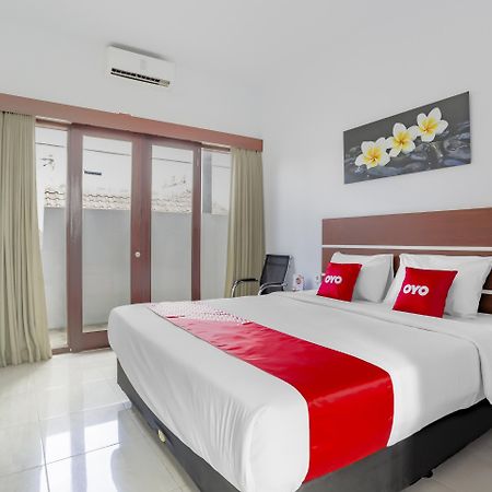 Oyo 3852 Valomia Guest House Denpasar Exteriör bild