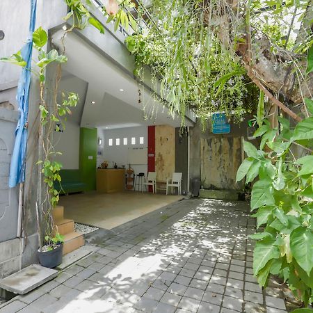 Oyo 3852 Valomia Guest House Denpasar Exteriör bild
