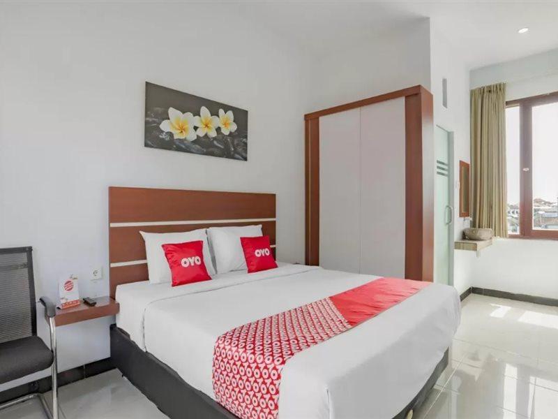 Oyo 3852 Valomia Guest House Denpasar Exteriör bild