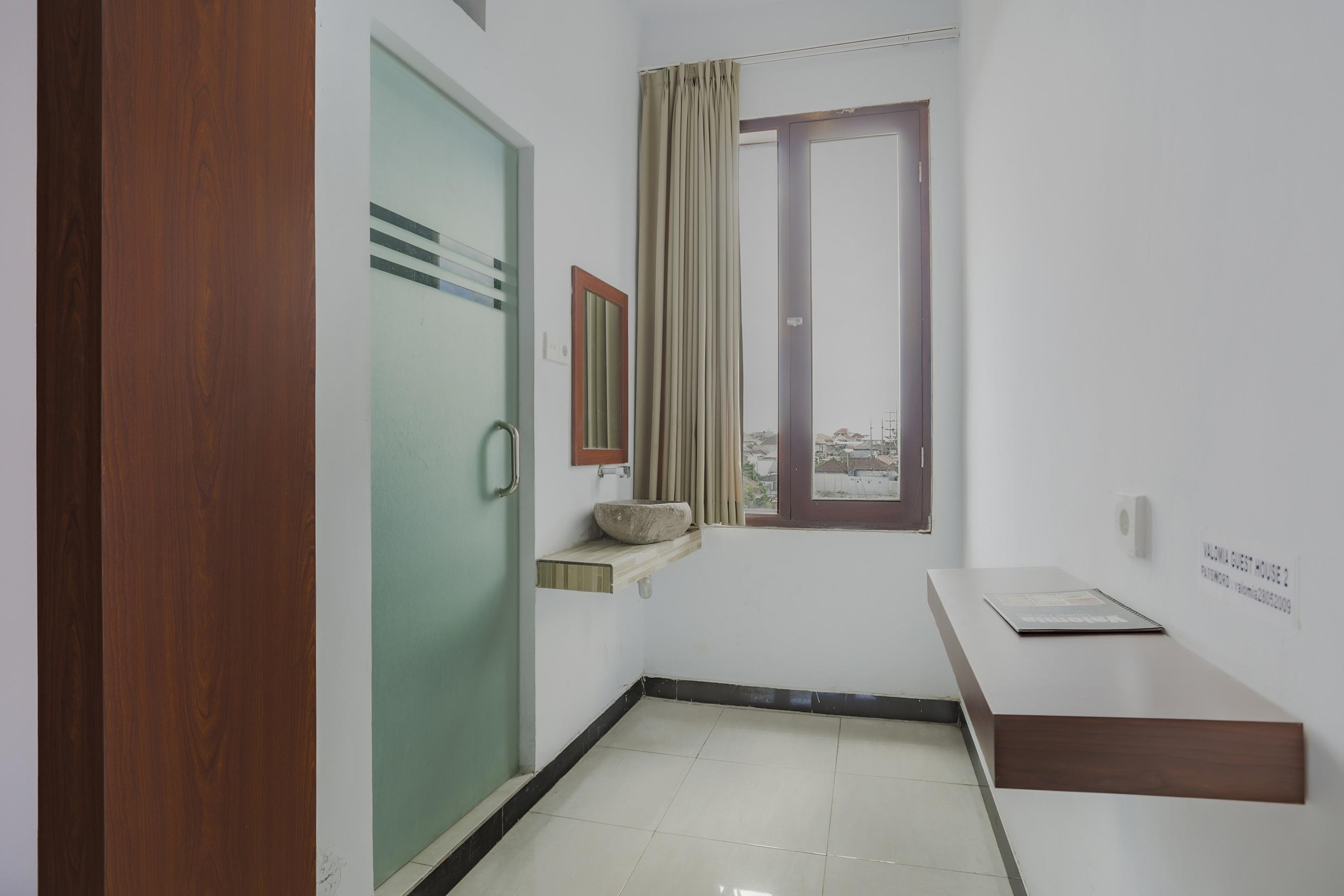 Oyo 3852 Valomia Guest House Denpasar Exteriör bild